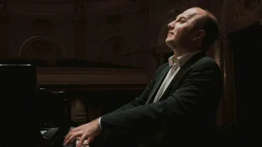 Alexander Gavrylyuk plays the piano.