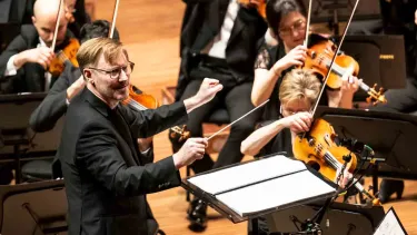 Benjamin Northey conducts the Sydney Symphony Orchestra.